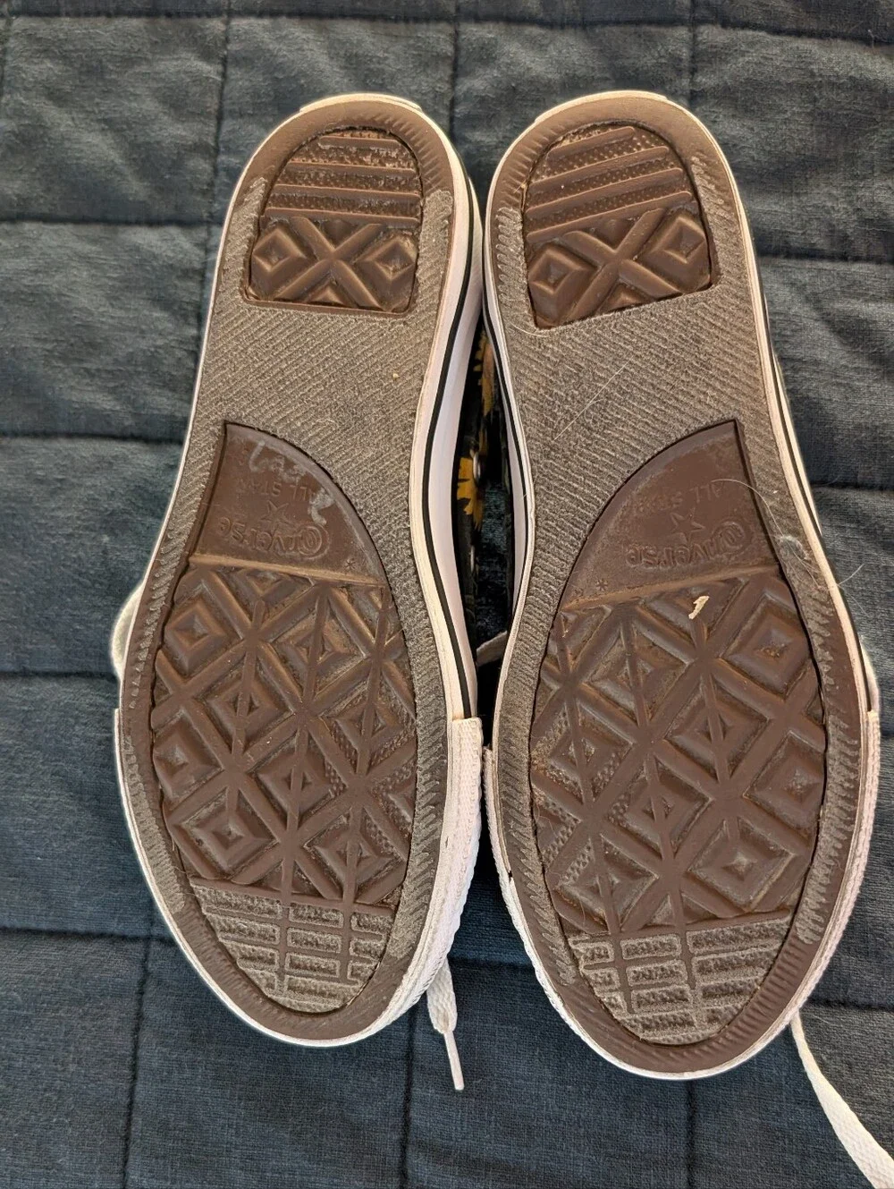 💖3 For $18 RARE Converse All Star Low Top Sneakers in Sunflower Print Youth 3